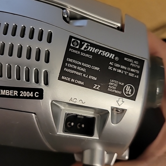 Emerson Portable Stereo am/fm Compact Disc Player - Picture 14 of 16